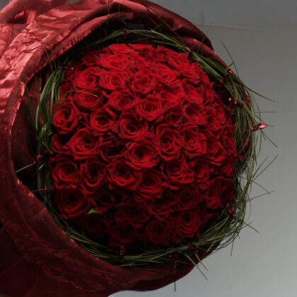 Μπουκέτο με 50 τριαντάφυλλα